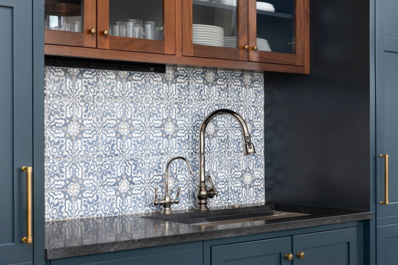 Выбираем фартук из плитки для кухни: полезные советы и классные дизайн-идеи (100 фото)